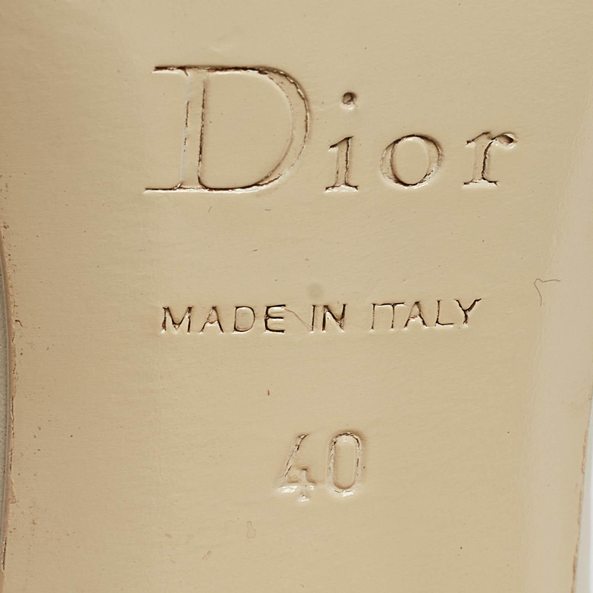 Dior Off White Leather T-Bar Ankle Strap Sandals Size 40 4