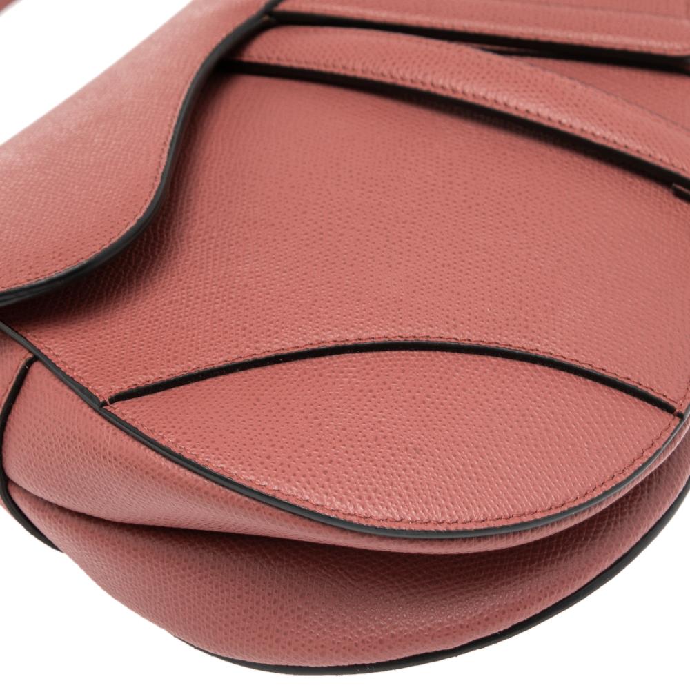 Dior Old Rose Leather Saddle Shoulder Bag In Good Condition In Dubai, Al Qouz 2