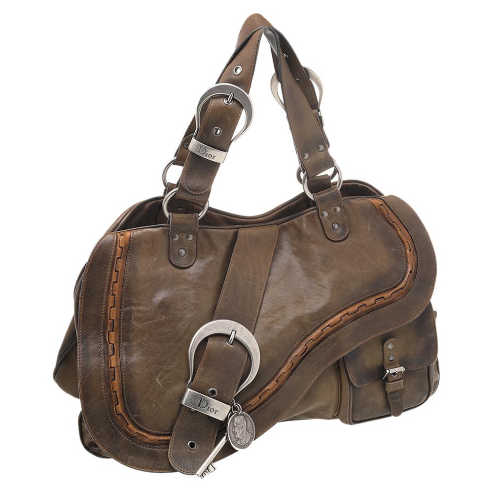 Dior - Sac à bandoulière Gaucho en cuir vert olive Bon état à Dubai, Al Qouz 2