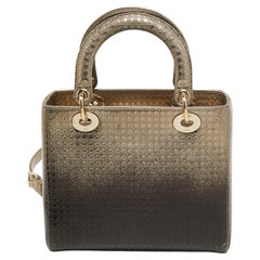 Sac cabas Dior Lady Dior Ombre Gold Micro Cannage en cuir verni de taille moyenne