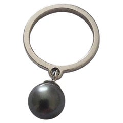 Anello DIOR OMOTESANDO OPENING EDIZIONE LIMITATA in oro bianco e perle