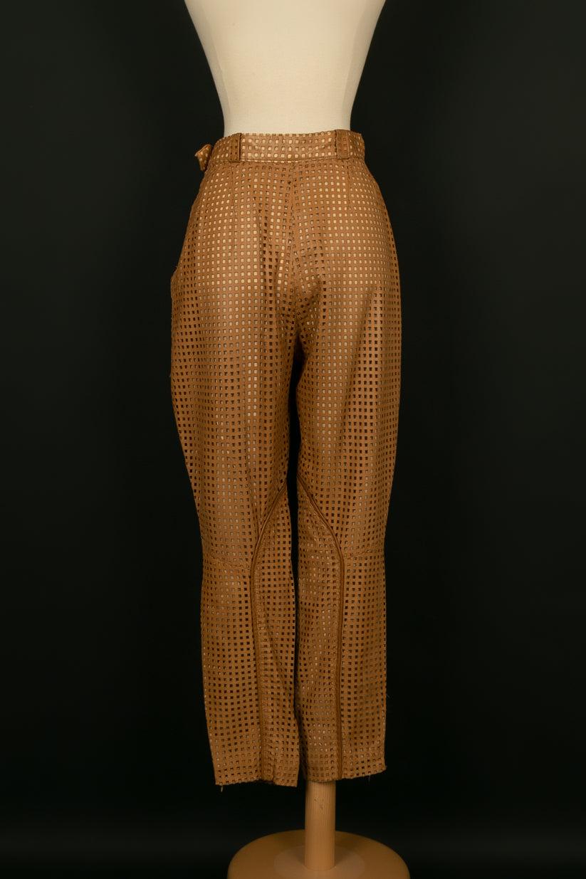 Marron Pantalon en cuir ajouré Dior Brown Tones, taille 34FR en vente