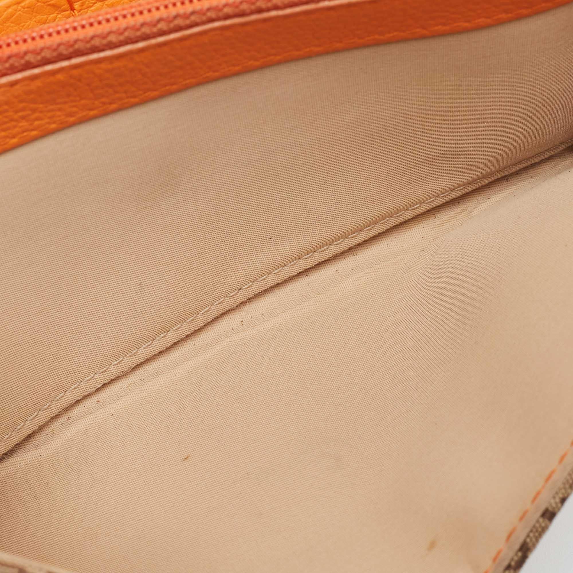 This designer wallet is an immaculate balance of sophistication and rational utility. It has been designed using prime quality materials and elevated by a sleek finish. The creation is equipped with ample space for your monetary essentials.