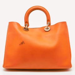 Dior Große Diorissimo Shopper Tote aus orangefarbenem Leder
