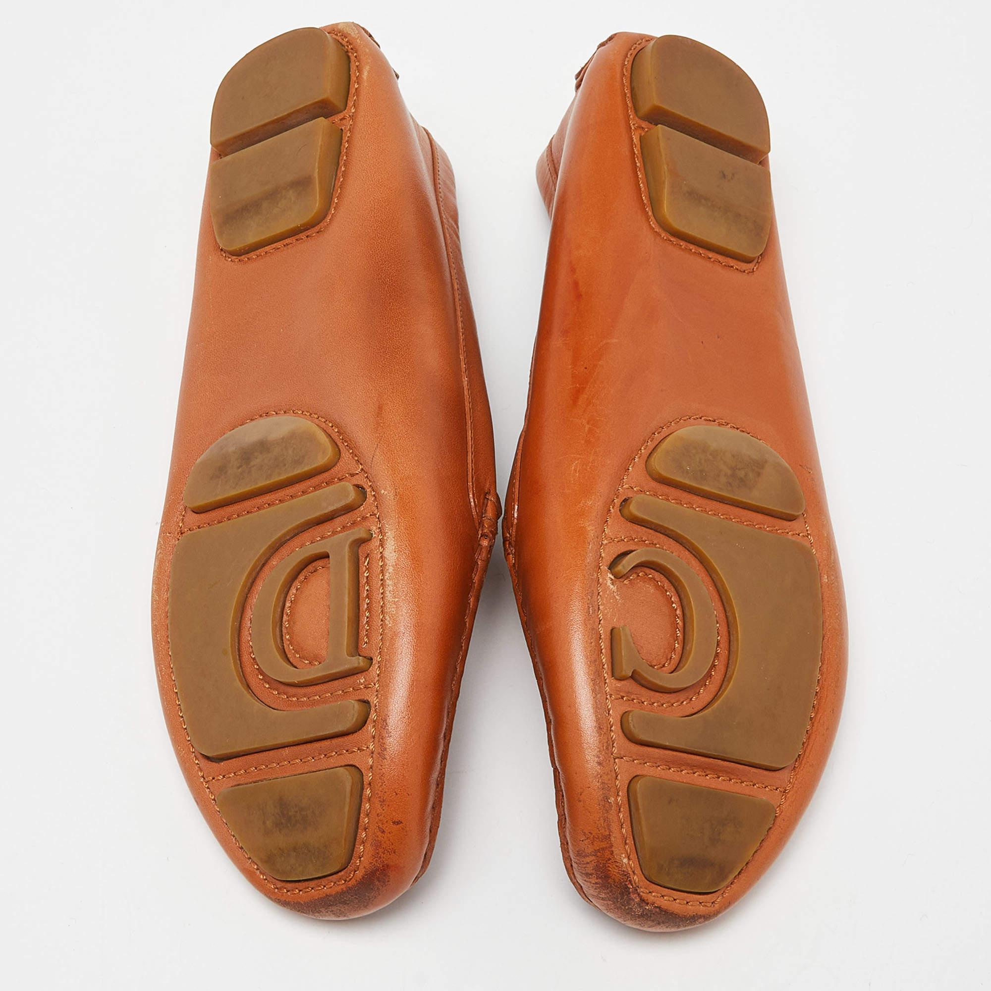 Mocassins en cuir orange Dior, taille 37 en vente 1