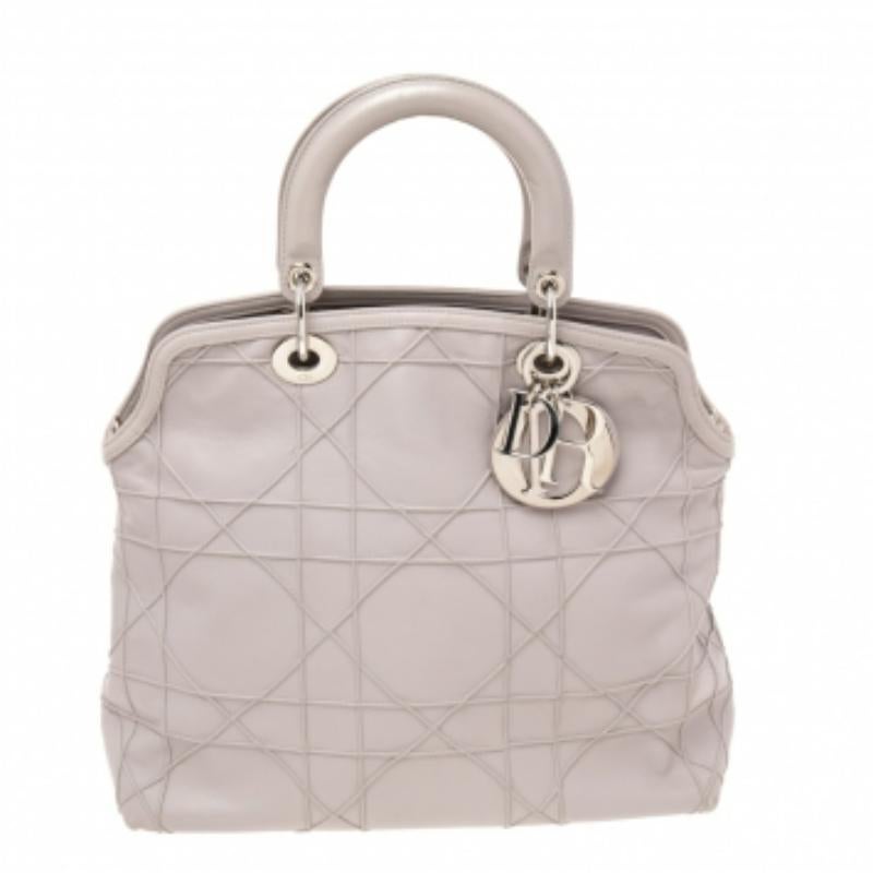 Gris Dior Fourre-tout Granville en cuir Cannage lilas pâle en vente