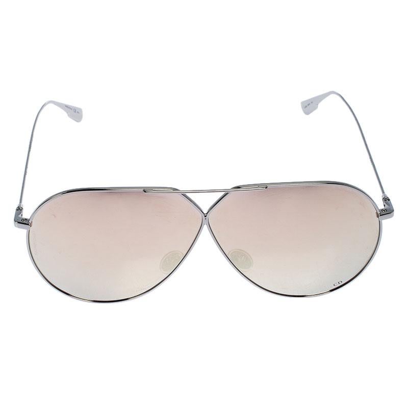 Luxury accessories are always a prize to own as they are designed to last and also to make you look fashionable. This creation from Dior is a great example. It comes with a classic aviator frame fitted with lenses offering ample protection and label