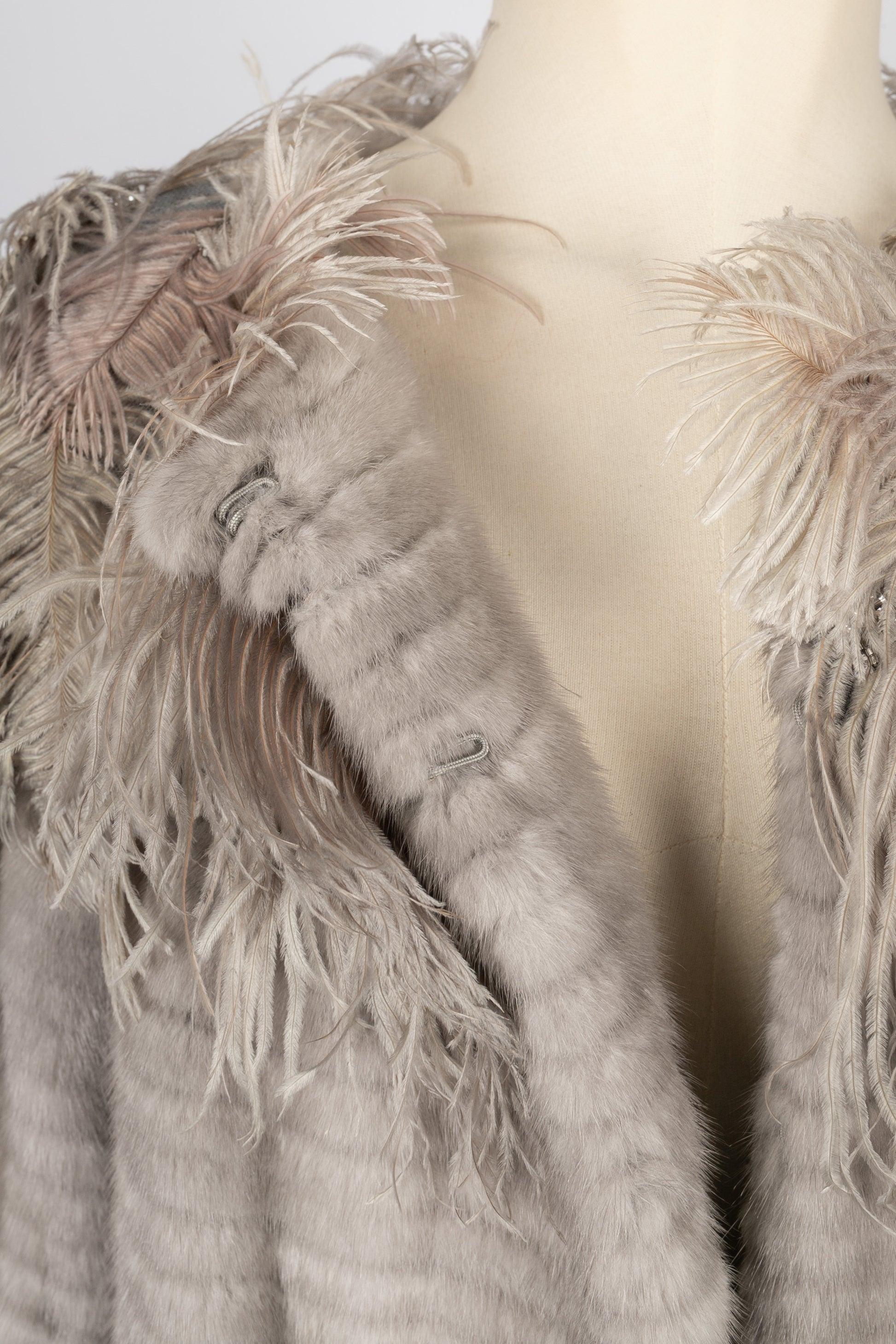 Dior Perlengrauer dünner Nerzmantel mit Nerzbesatz Herbst Winter, 2010 im Angebot 1