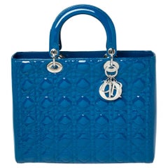 Dior - Grand sac cabas Lady Dior en cuir verni bleu cannage persan
