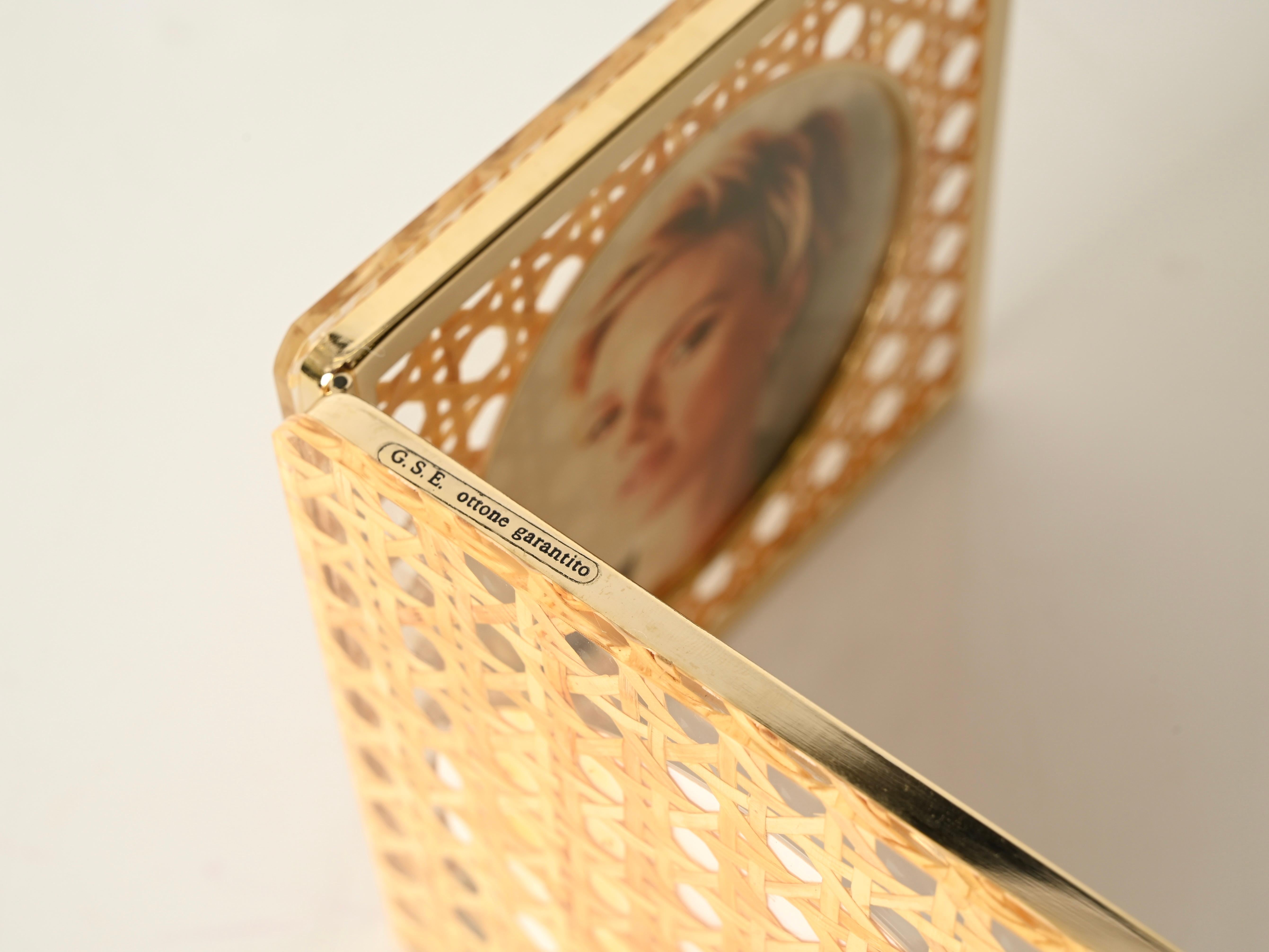 Cadre photo Dior en laiton, lucite et paille de Vienne, Italie, années 1970 Bon état - En vente à Roma, IT