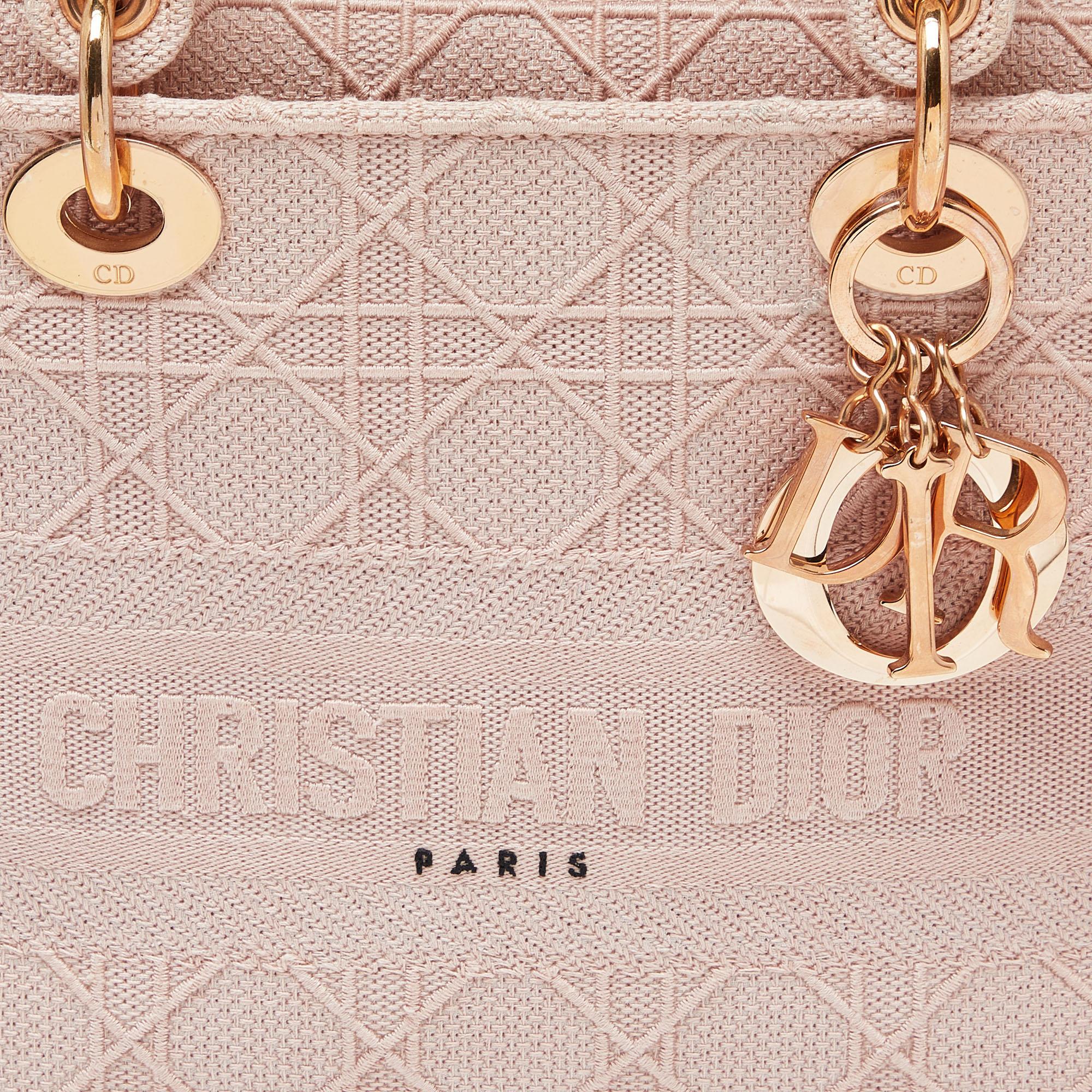 Sac cabas Lady D-Lite Dior rose cannage brodé en vente 2