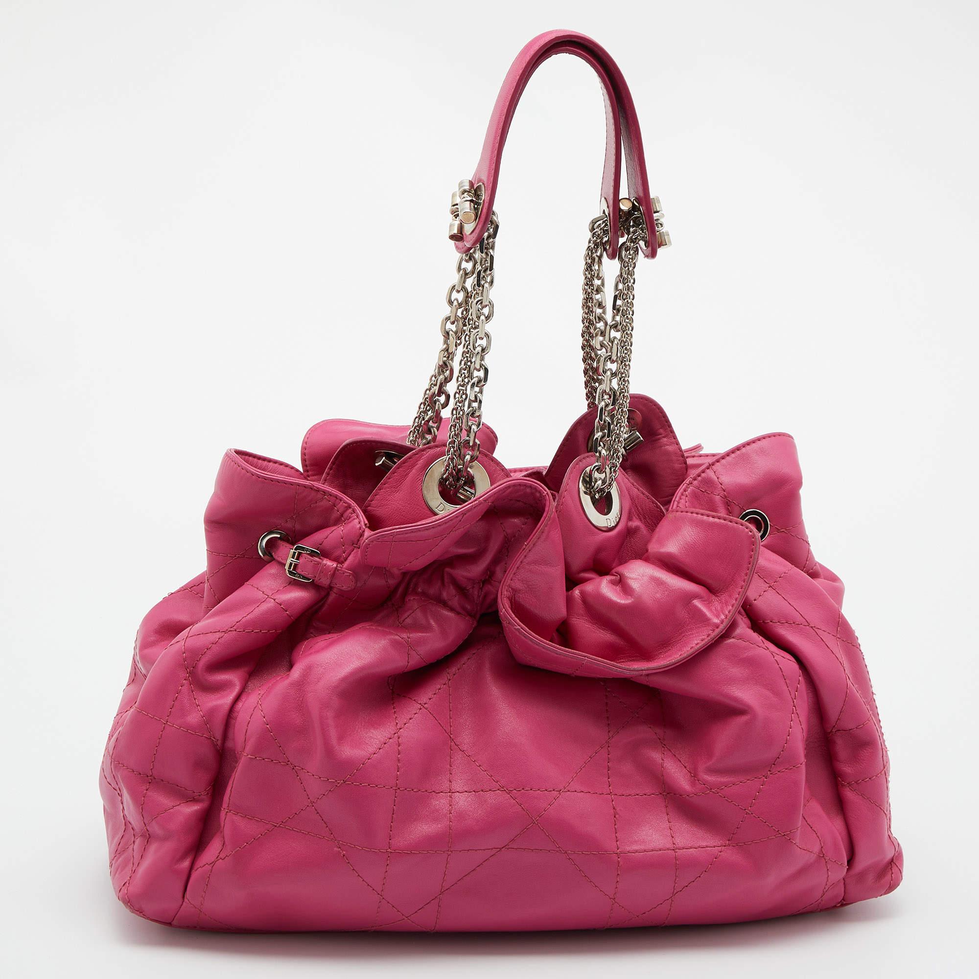 Stylish handbags never fail to make a fashionable impression. Make this designer hobo yours by pairing it with your sophisticated workwear as well as chic casual looks.

Includes: Original Dustbag
