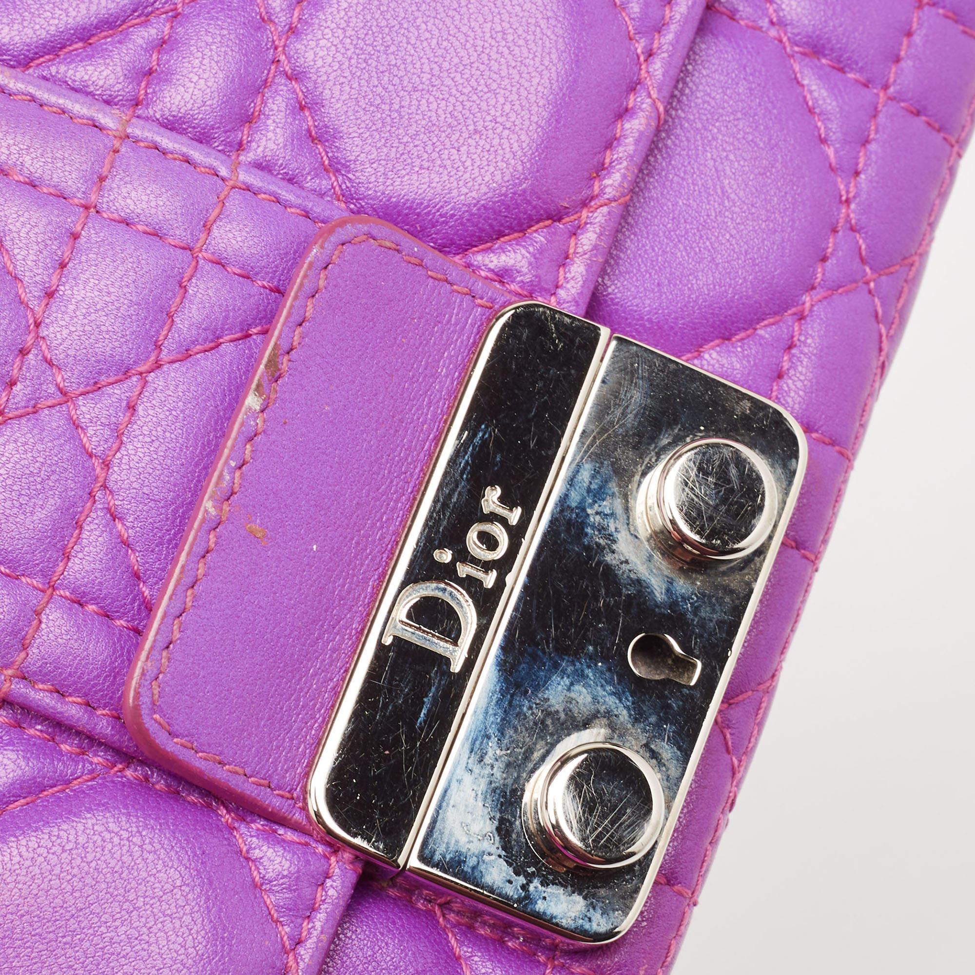 Portefeuille Miss Dior en cuir cannage rose sur chaîne en vente 8