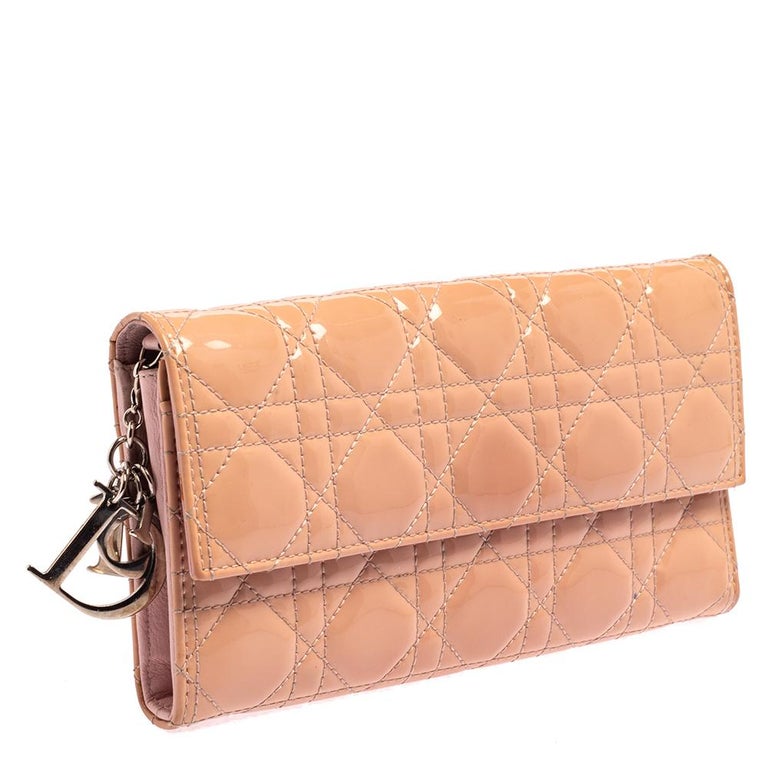 Dior Pink Cannage Patent Leather Lady Dior Chain Clutch In Fair Condition For Sale In Dubai, Al Qouz 2