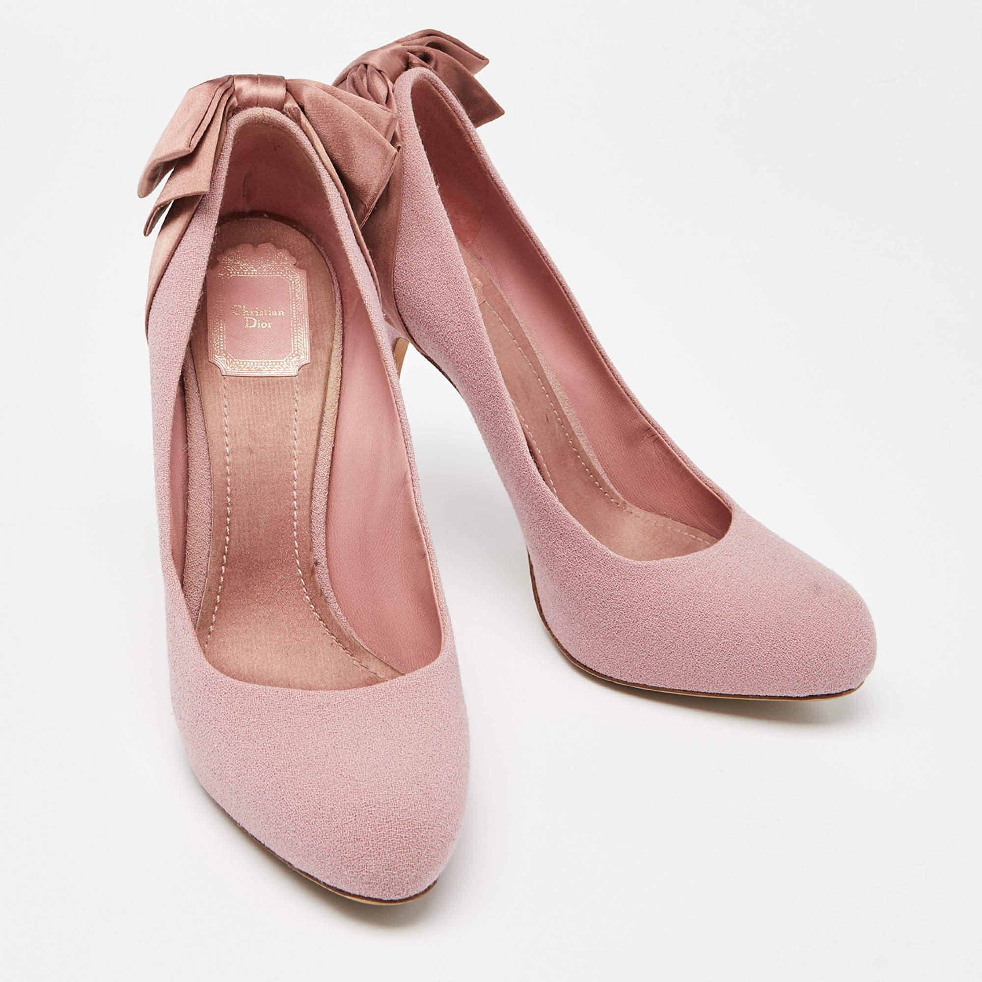 Brown Dior Pink Fabric and Satin Bow Round Toe Pumps Size 40 For Sale