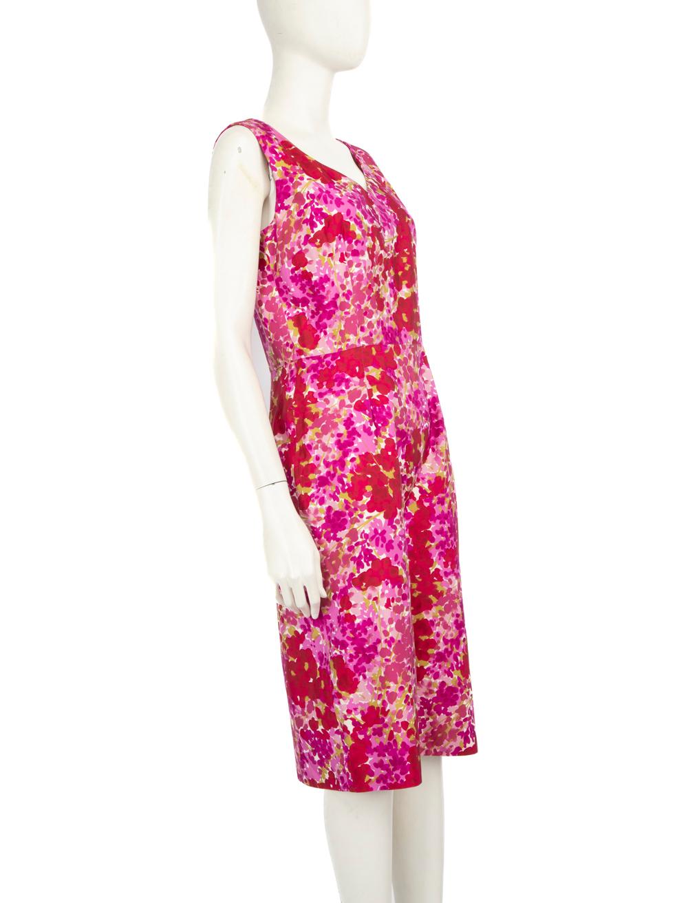 CONDITION is Good. General wear to dress is evident. Moderate signs of wear to front and back of the lining with discolouration and pulls to the stitches at the back near the zipper at the bottom back on this used Dior designer resale item. The item