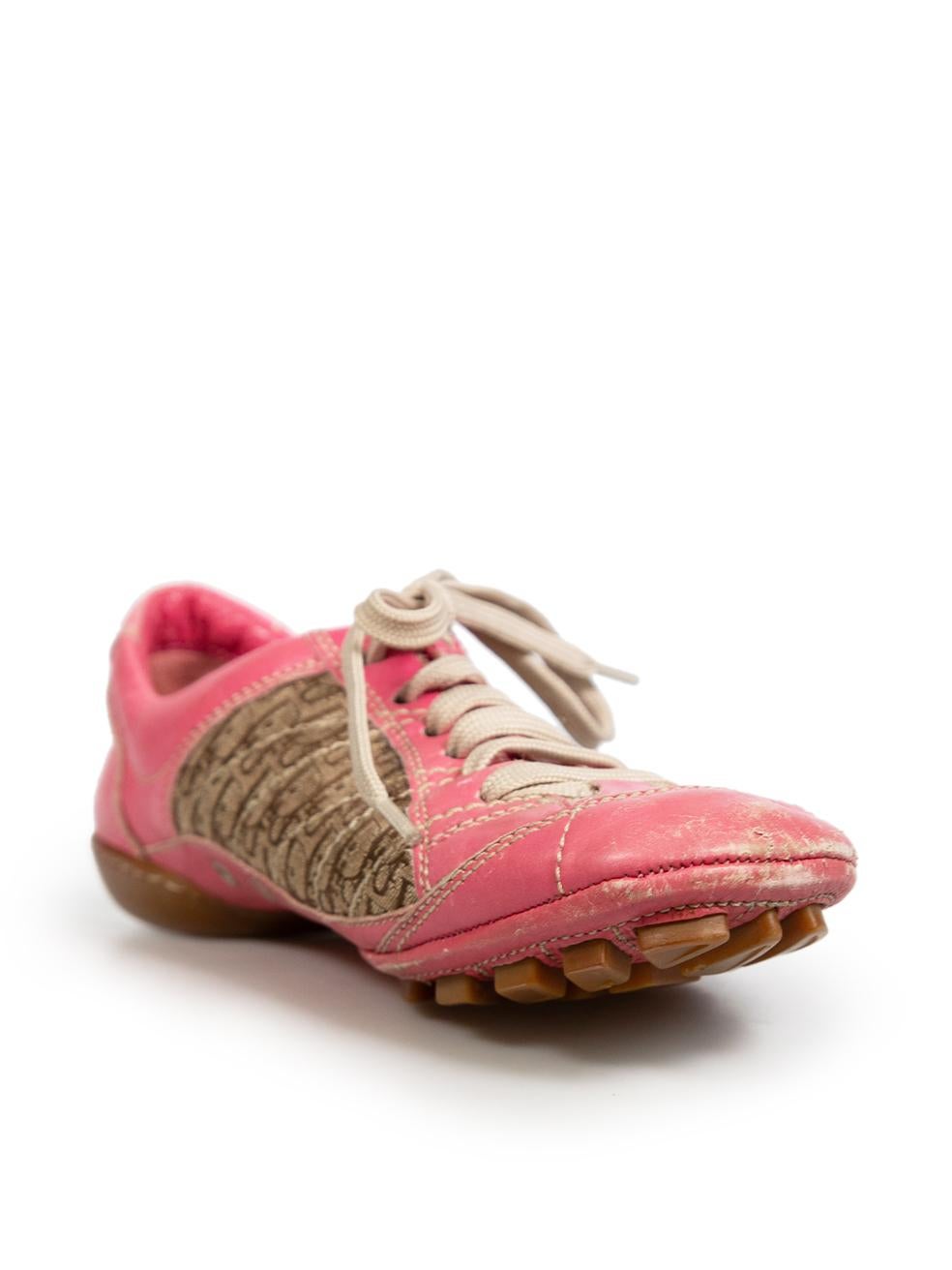 CONDITION is Good. General wear to the trainers is evident, there are abrasions and peeling to the leather on the front tip and the edges of the midsole. The rear, the suede lining on the internal rear and the top edge of the heel collar have