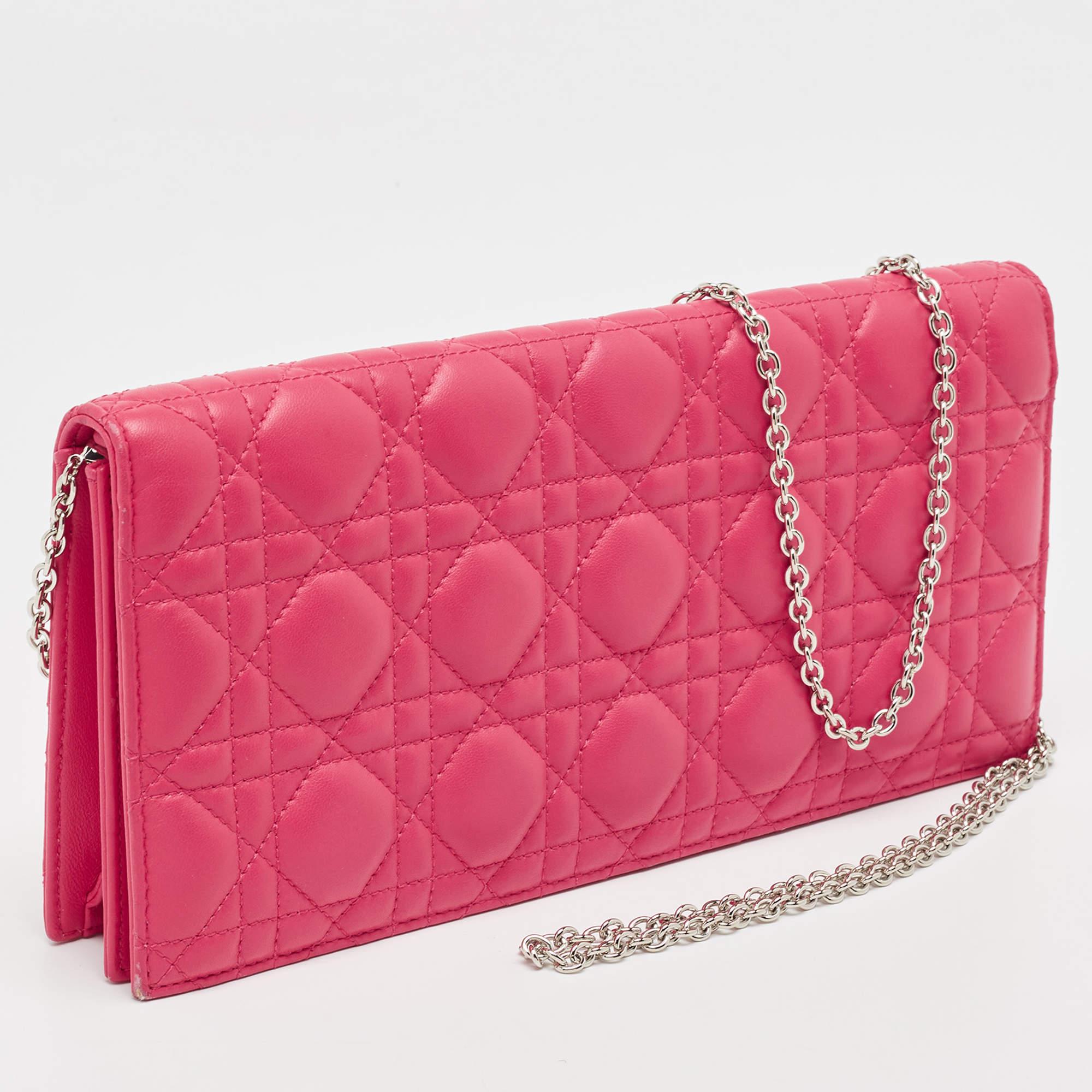 Pochette à chaîne Lady Dior en cuir rose Excellent état - En vente à Dubai, Al Qouz 2