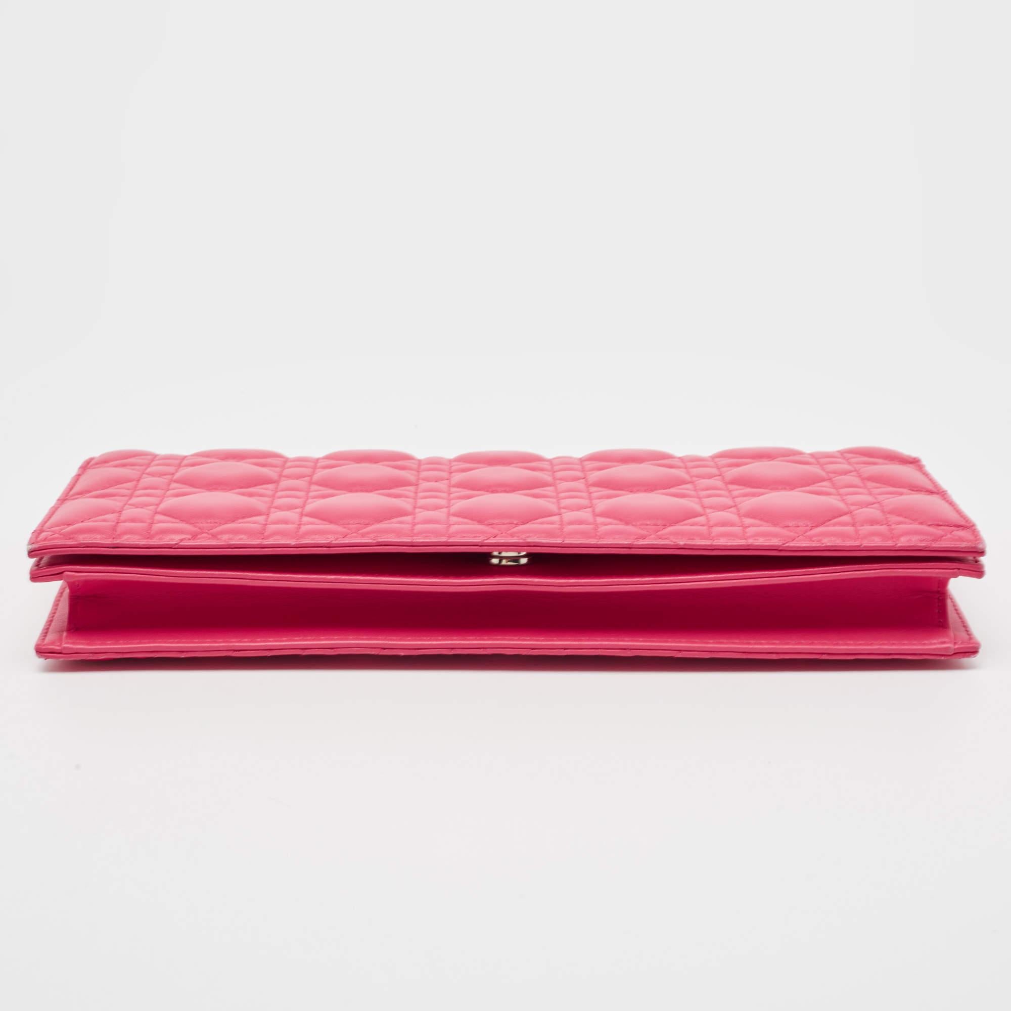 Pochette à chaîne Lady Dior en cuir rose Pour femmes en vente