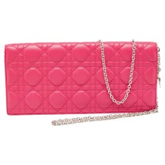 Pochette à chaîne Lady Dior en cuir rose