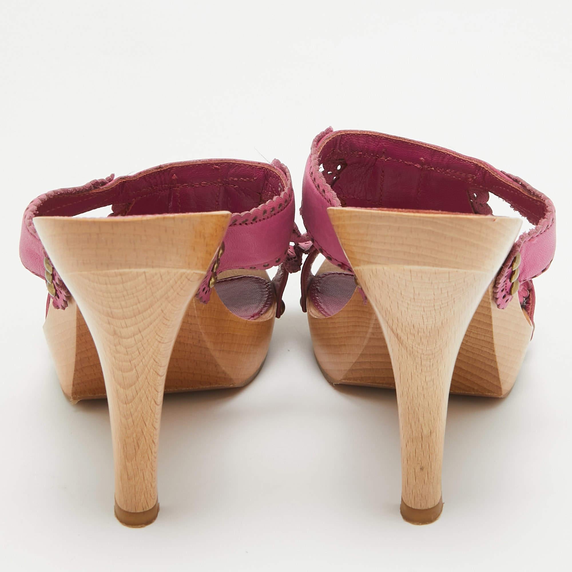 Dior Clog-Sandalen aus rosa Leder mit Laser-Schliff-Details Größe 37 Damen im Angebot