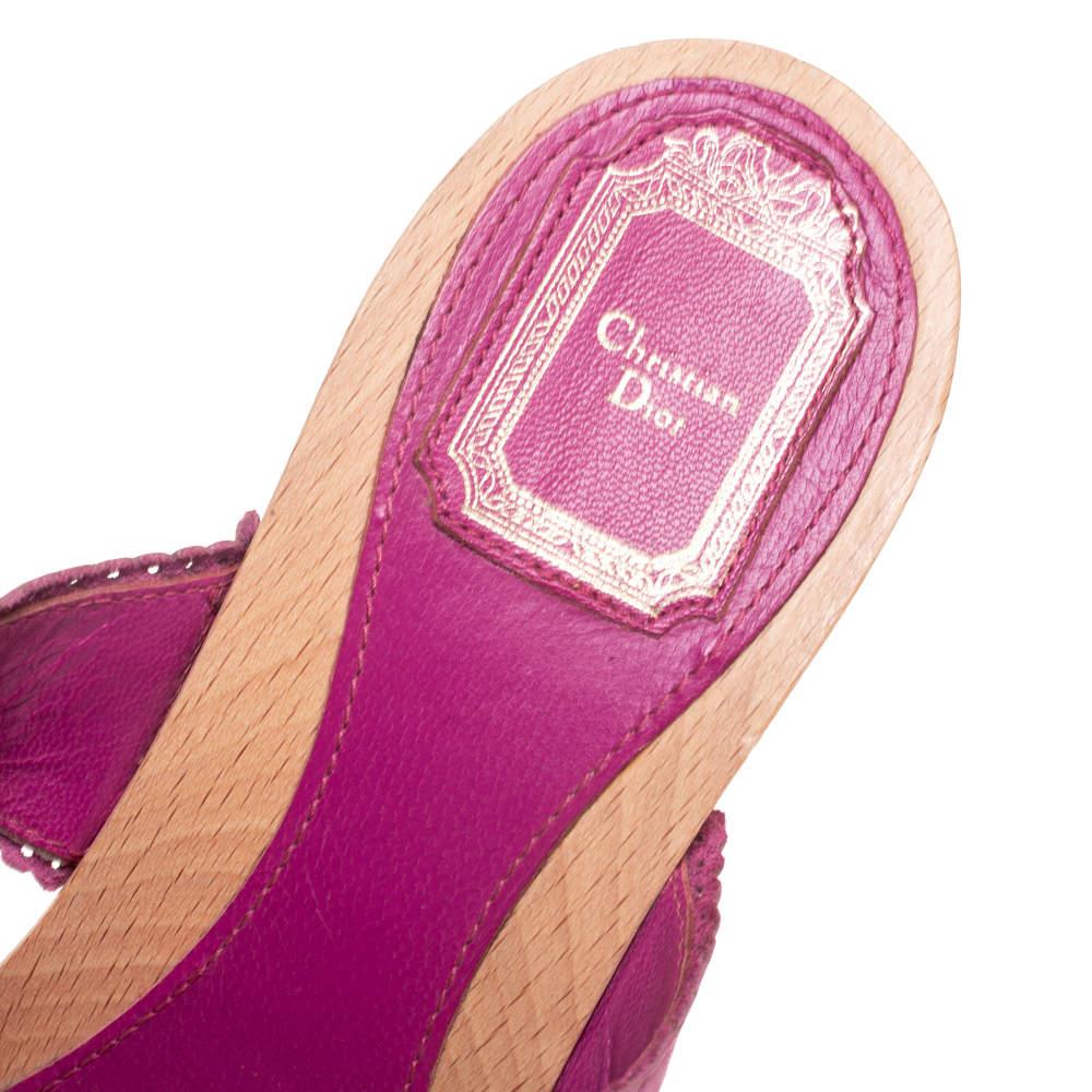 Dior Pink Leather Laser Cut Detail Clog Sandals Size 41 For Sale 2