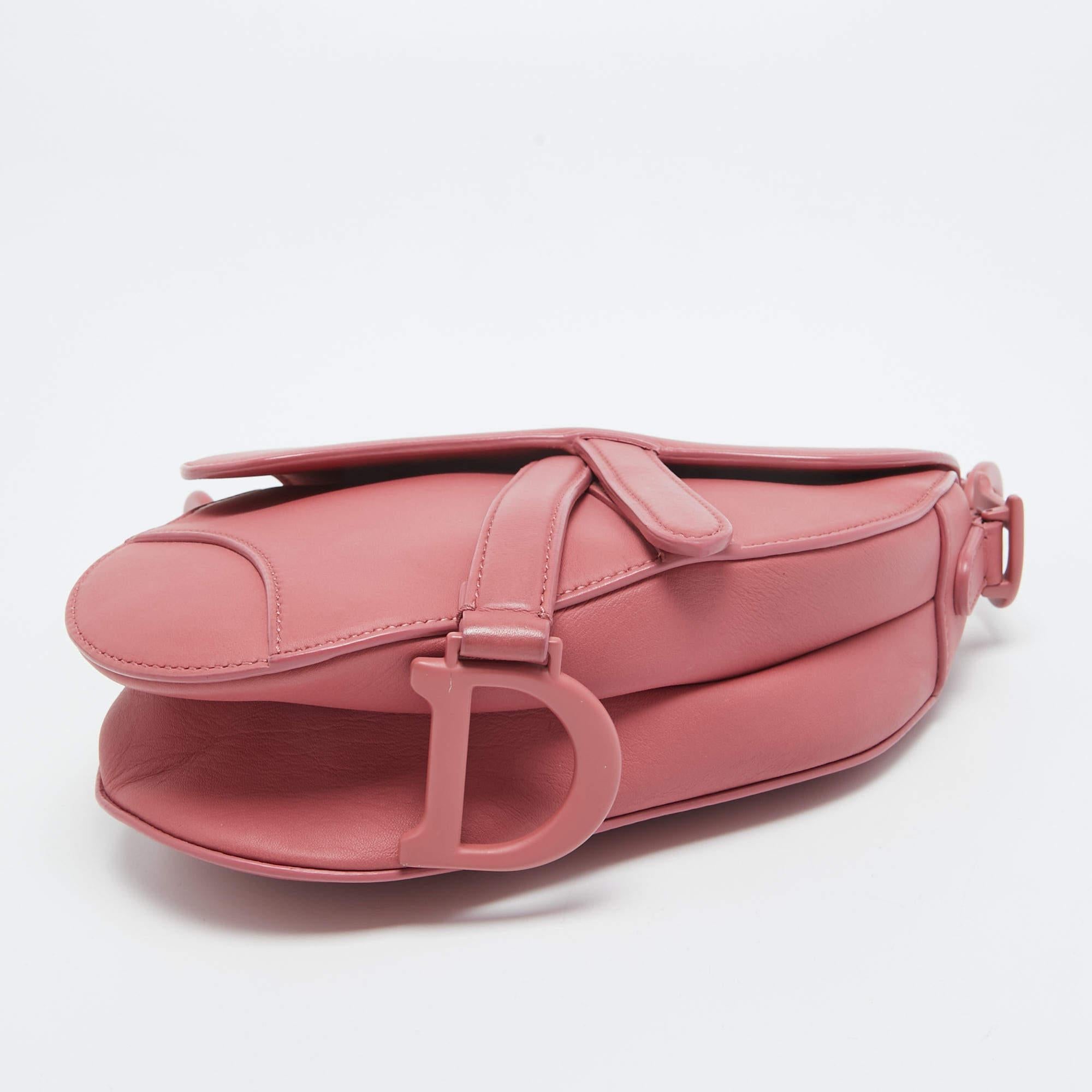 Dior Mini Saddle Bag en cuir rose en vente 5