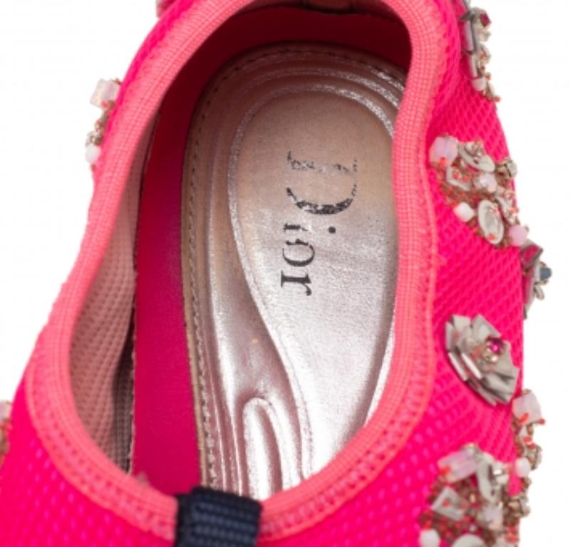 Dior Baskets Fusion embellies en maille rose, taille 36,5 Bon état - En vente à Dubai, Al Qouz 2