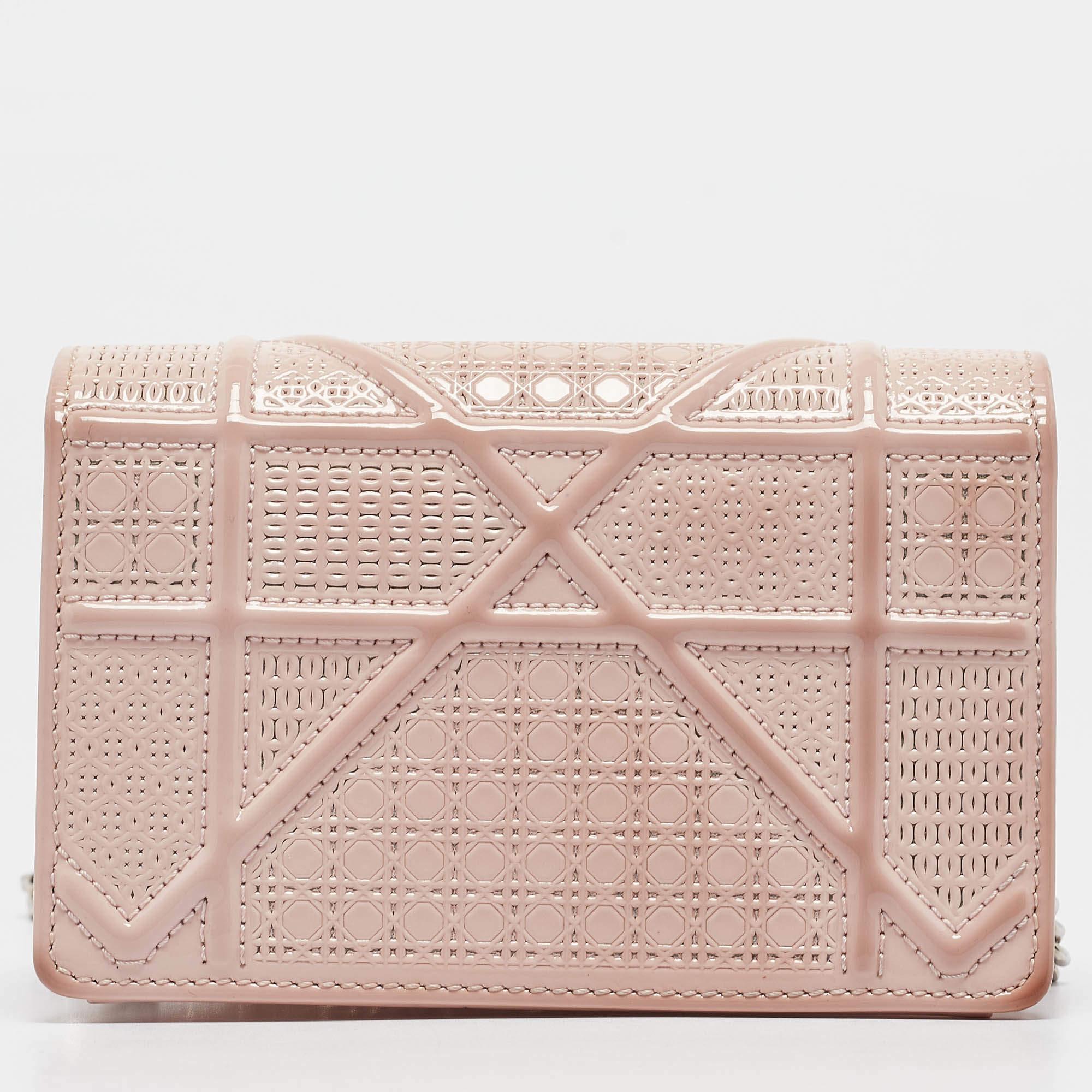 Dior Pink Micro Cannage Patent Leather Baby Diorama Chain Bag In Good Condition In Dubai, Al Qouz 2