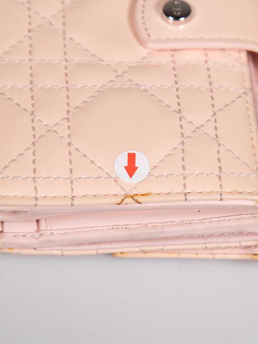 Dior Rosa Lack Metallic Lady Dior Cannage Brieftasche im Angebot 2