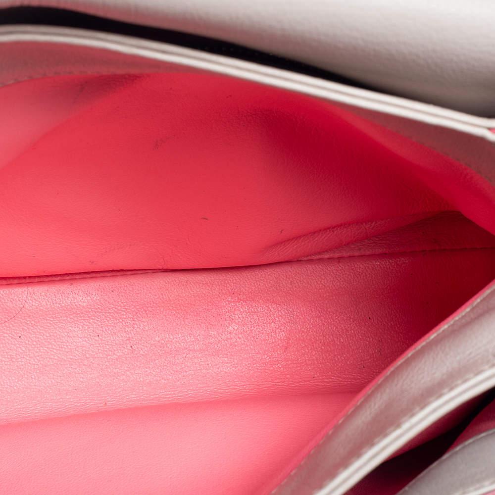 Dior - Petit sac à bandoulière en cuir rose/perle blanc 6