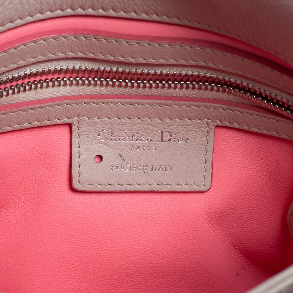 Dior - Petit sac à bandoulière en cuir rose/perle blanc 9