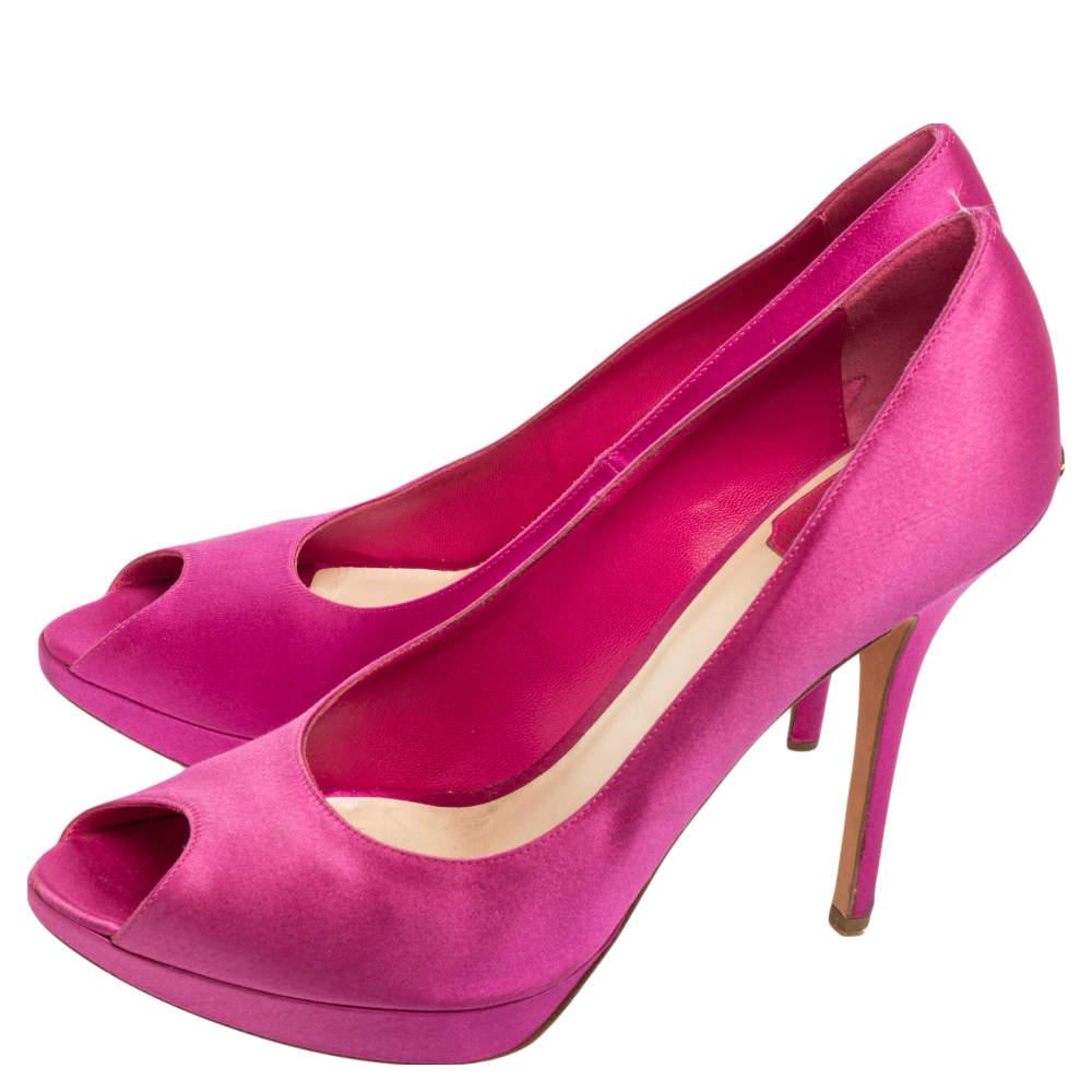 Dior Pink Satin Miss Dior Peep-Toe Pumps Size 40.5 In Good Condition For Sale In Dubai, Al Qouz 2