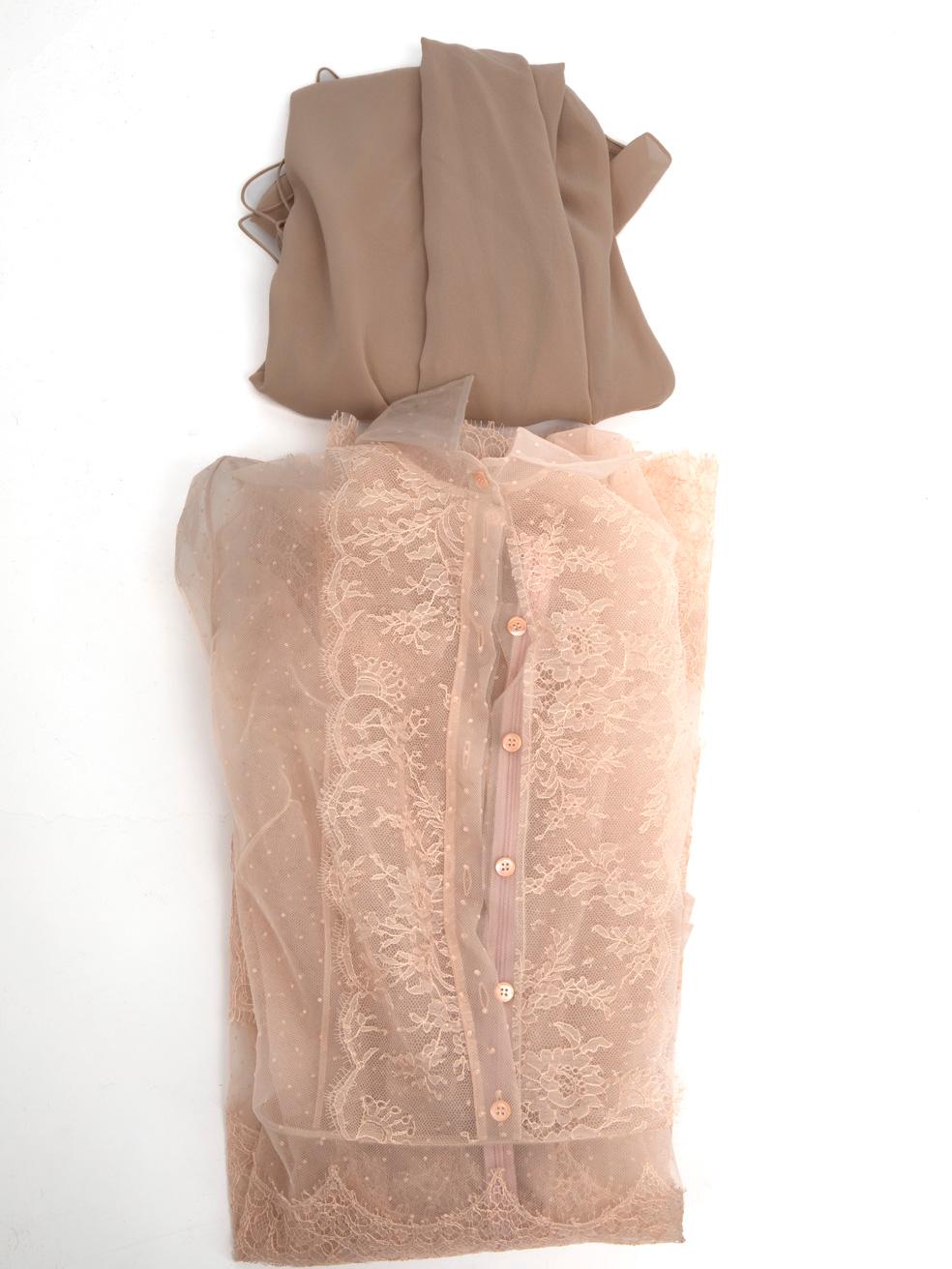Dior rose transparente en dentelle à pois, taille M en vente 2