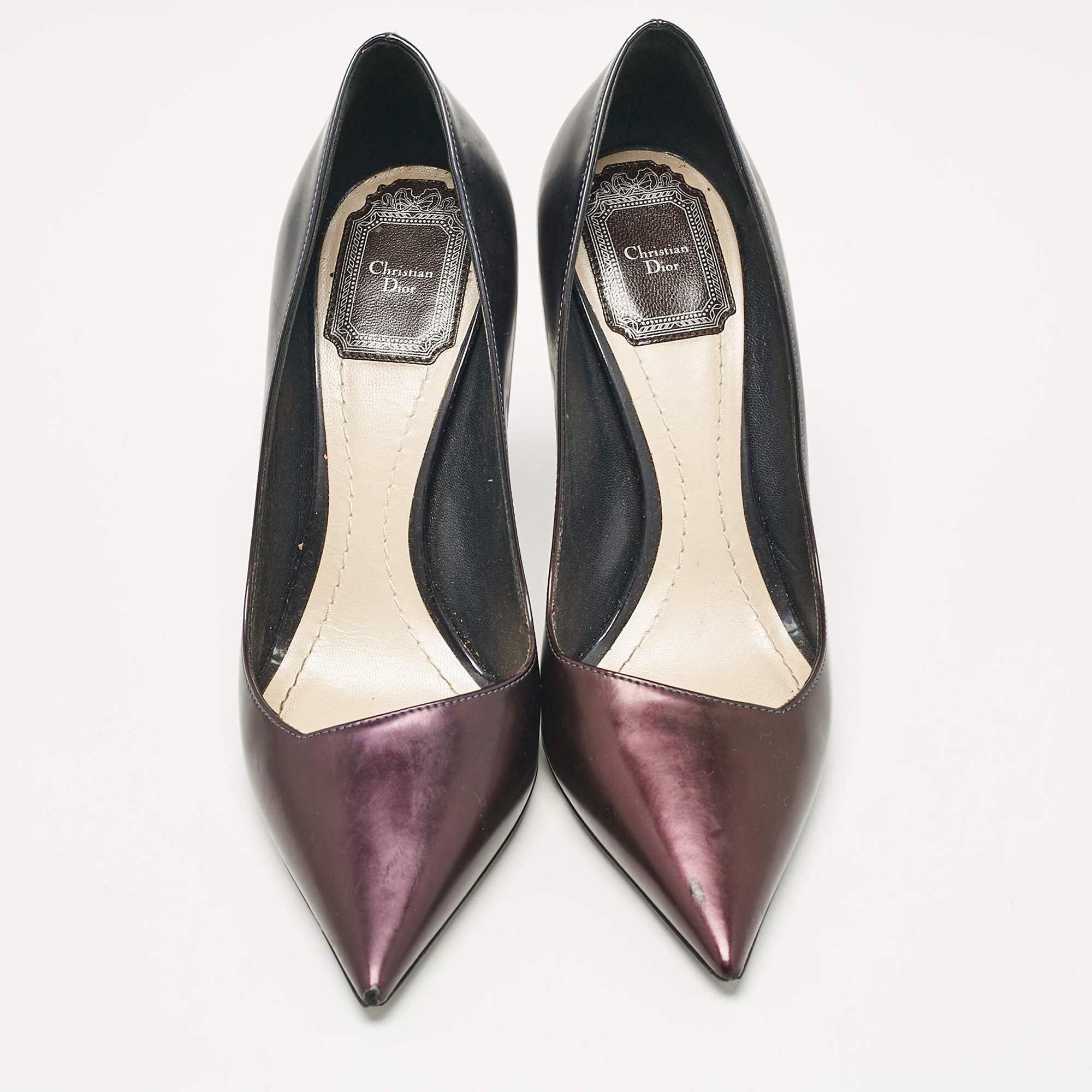 Dior Lila/Schwarze Lackleder-Pumps mit spitzer Zehe Größe 36 im Zustand „Relativ gut“ im Angebot in Dubai, Al Qouz 2