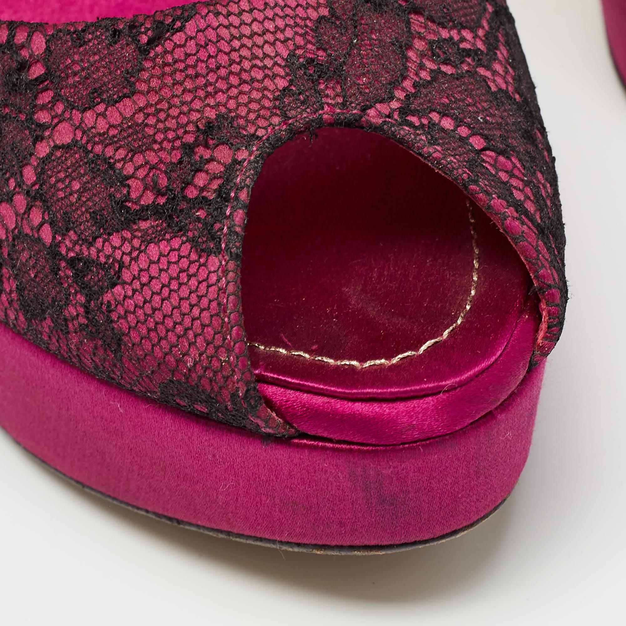 Bombas de plataforma con puntera abierta de satén y encaje morado/negro Dior talla 39 en venta 2