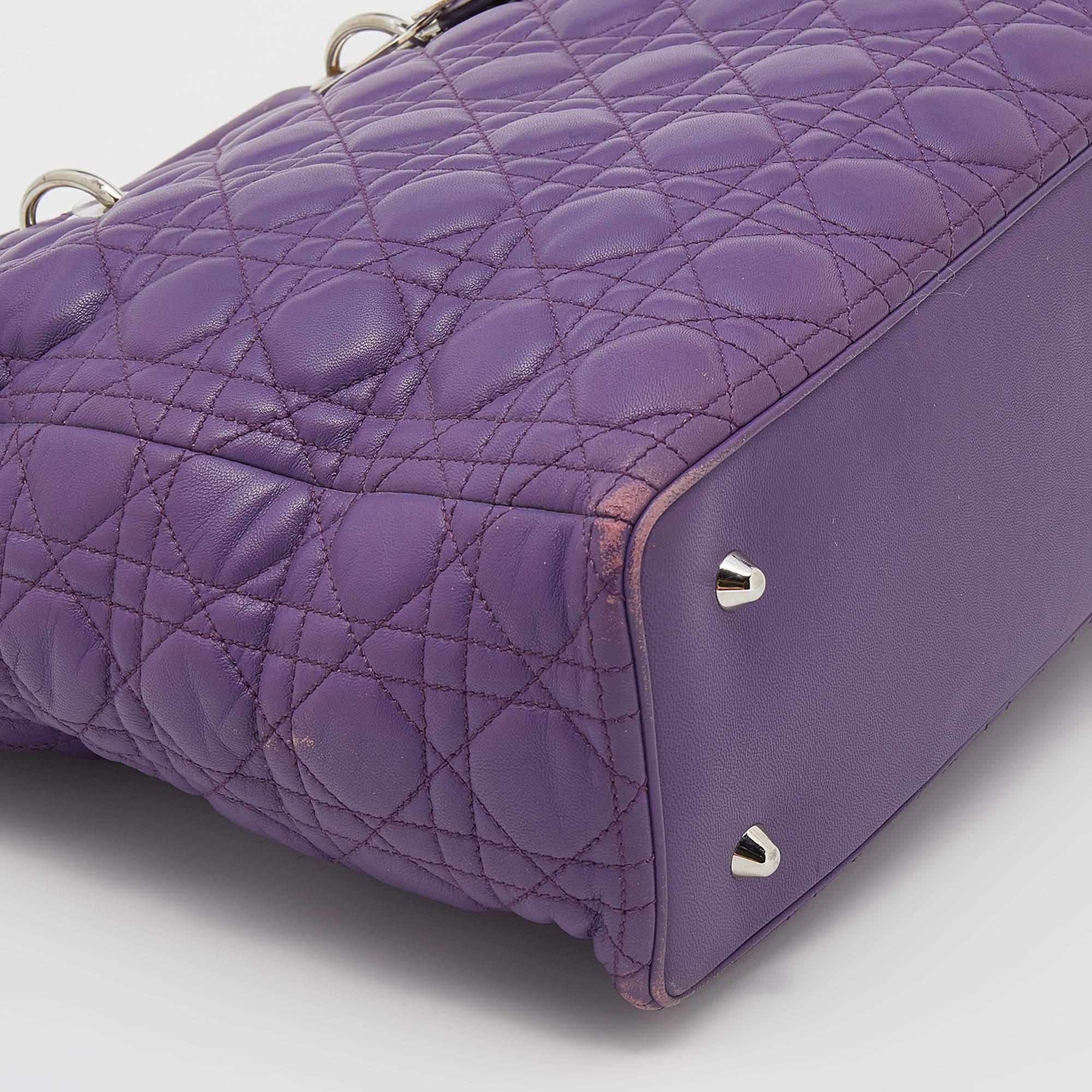Dior - Grand sac cabas Lady Dior en cuir cannage violet en vente 3