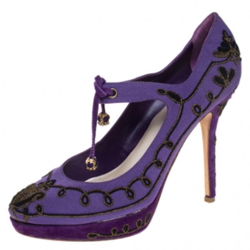 Dior Lila Gestickte Leinwand Krawatte Plateau Pumps Größe 39 im Zustand „Gut“ im Angebot in Dubai, Al Qouz 2