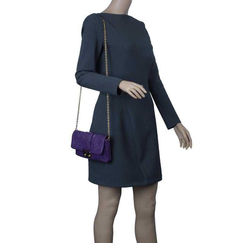 Dior Purple Leather New Lock Chain Clutch Bag In Good Condition In Dubai, Al Qouz 2