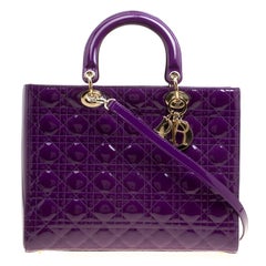 Fourre-tout Dior en cuir verni violet:: grand modèle Lady Dior