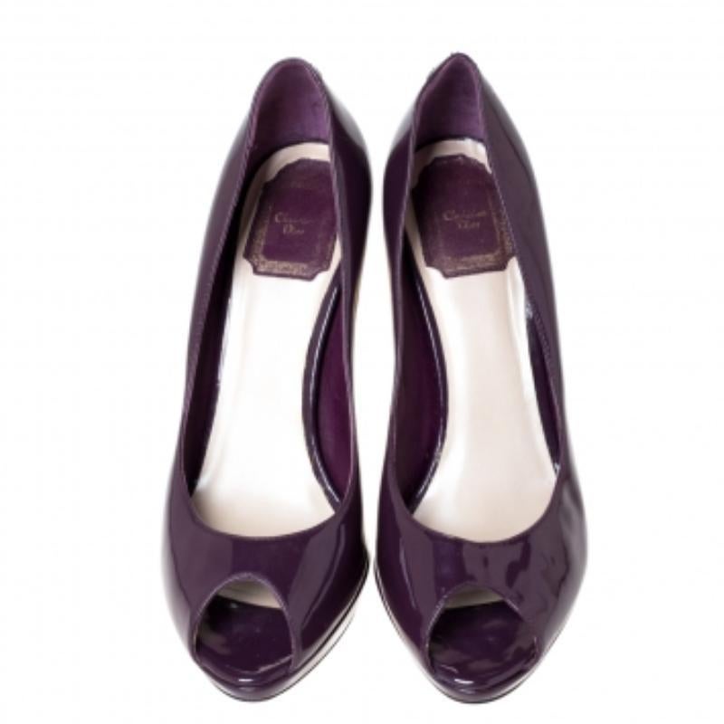 Dior Lila Lackleder Plateau Peep Toe Pumps Größe 39 im Zustand „Gut“ im Angebot in Dubai, Al Qouz 2