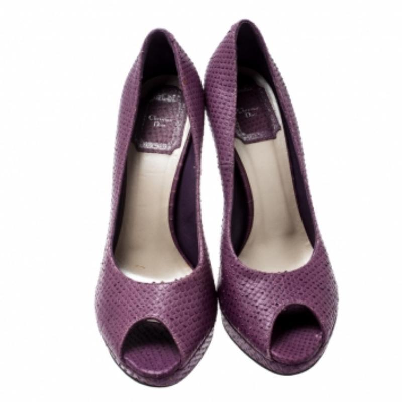 Dior Purple Python Miss Dior Peep Toe Platform Pumps Size 37.5 en vente 1