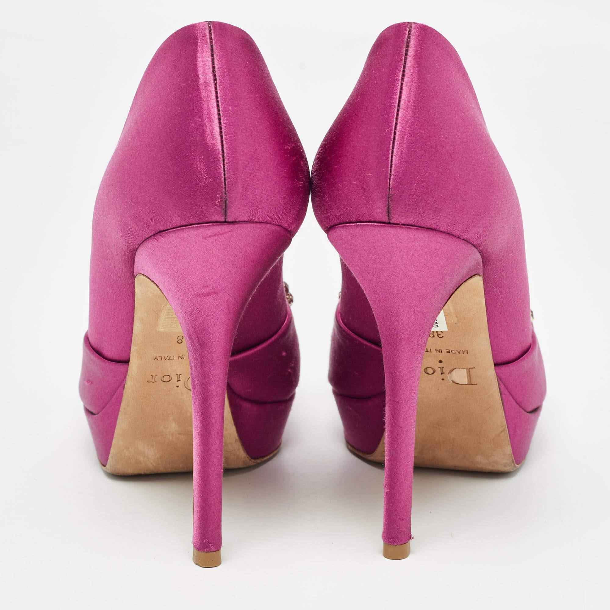 Donna Dior Purple Satin Crystal Embellished Bow Peep Toe Pumps Taglia 38