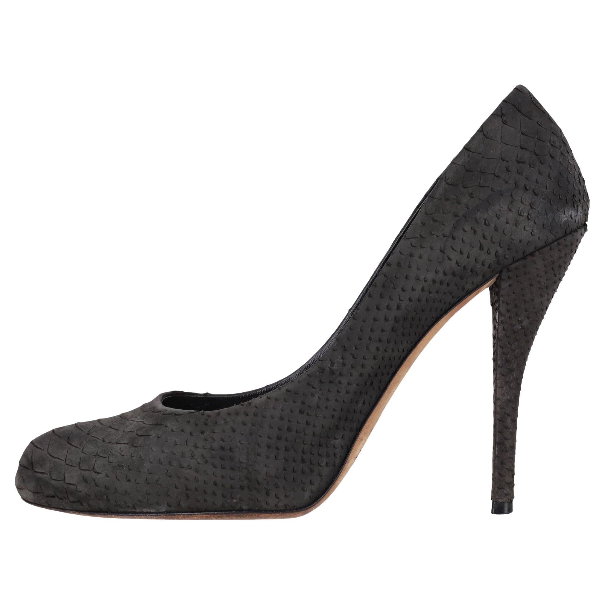 Dior Python Skin Logo Detail Pumps im Angebot