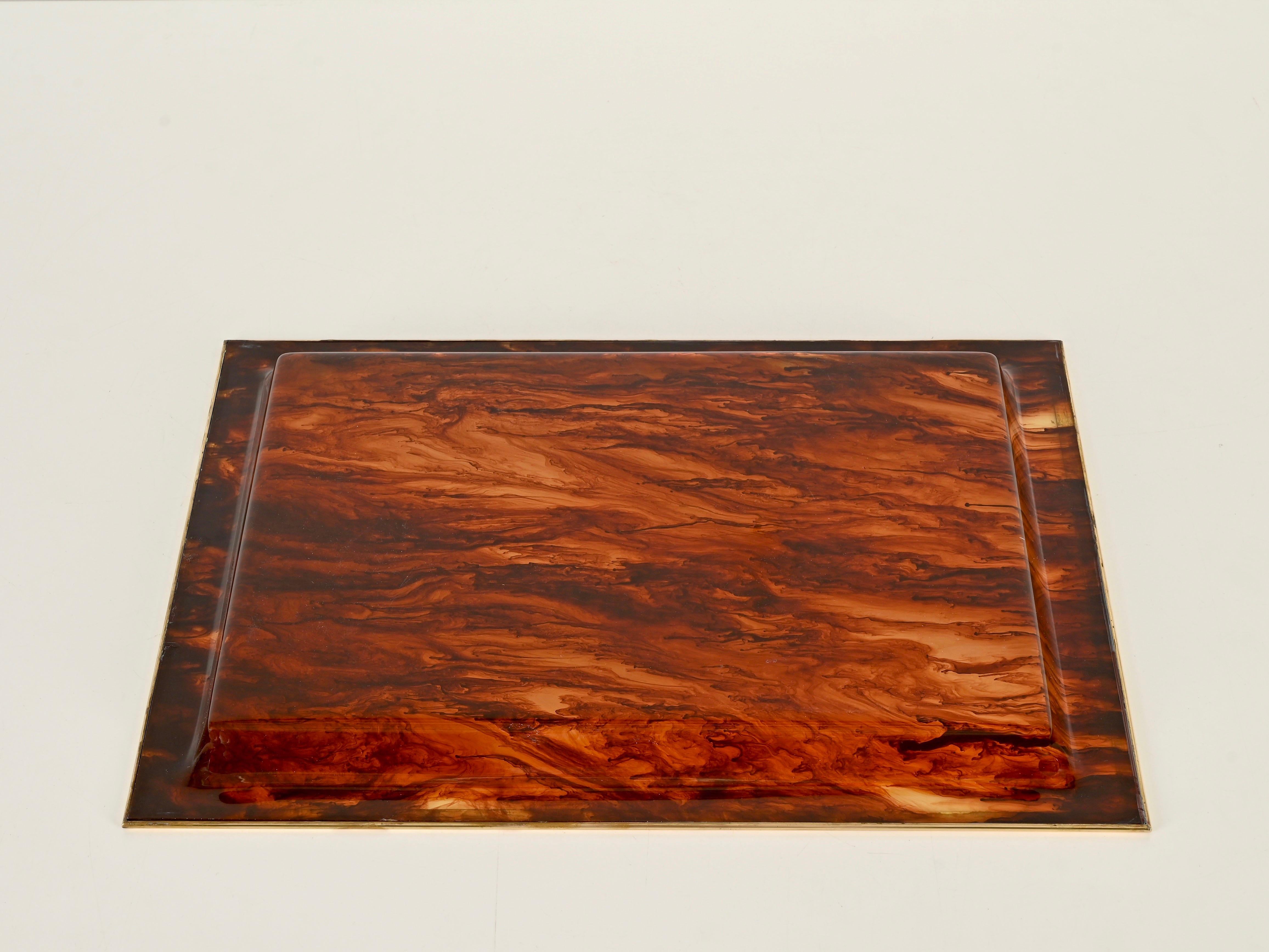 Plateau rectangulaire Dior en lucite et laiton à effet écaille, Italie, années 1970 en vente 4