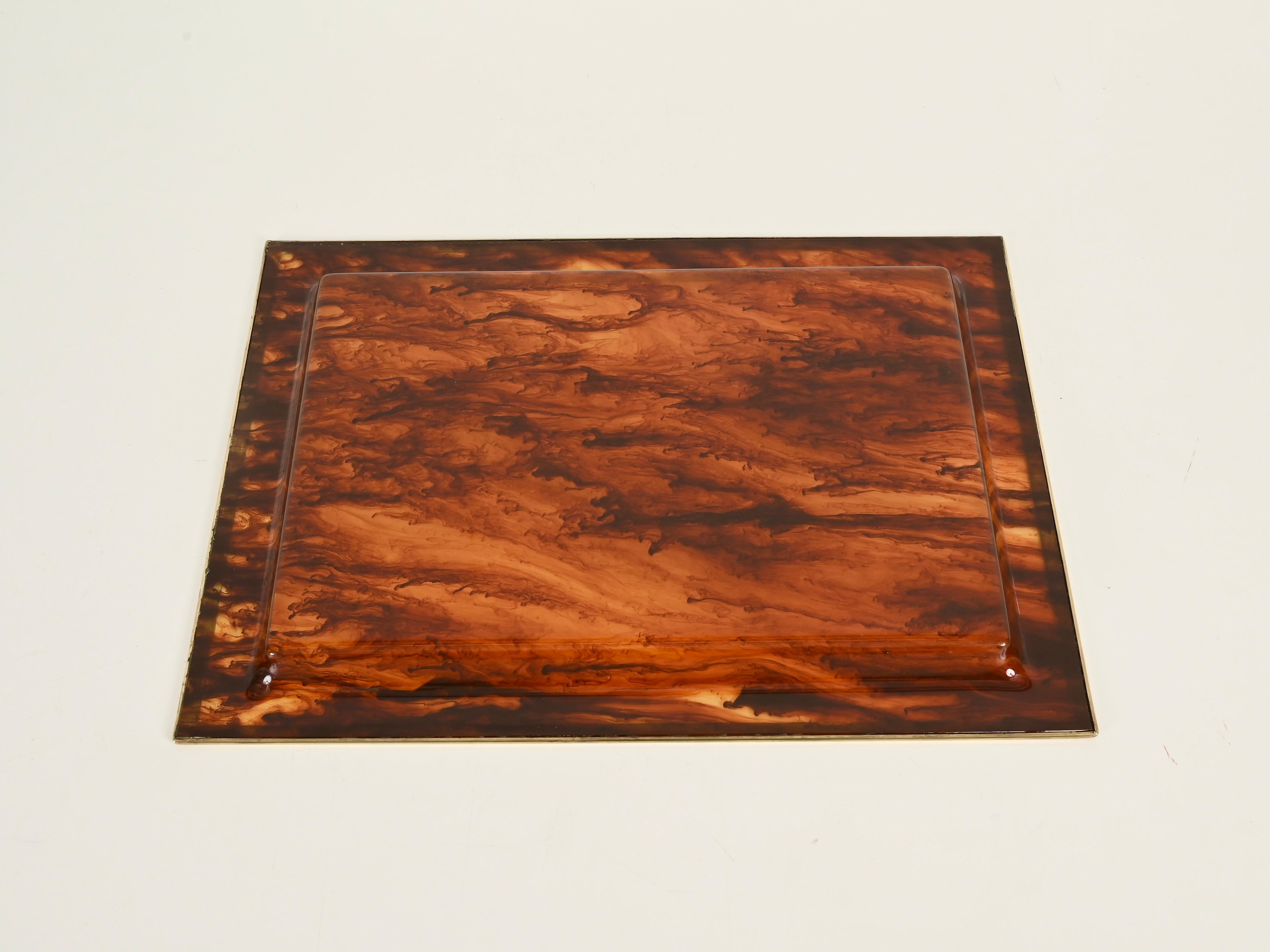 Dior Rectangular Tortoiseshell Effect Lucite and Brass Serving Tray, Italy 1970s in vendita 5