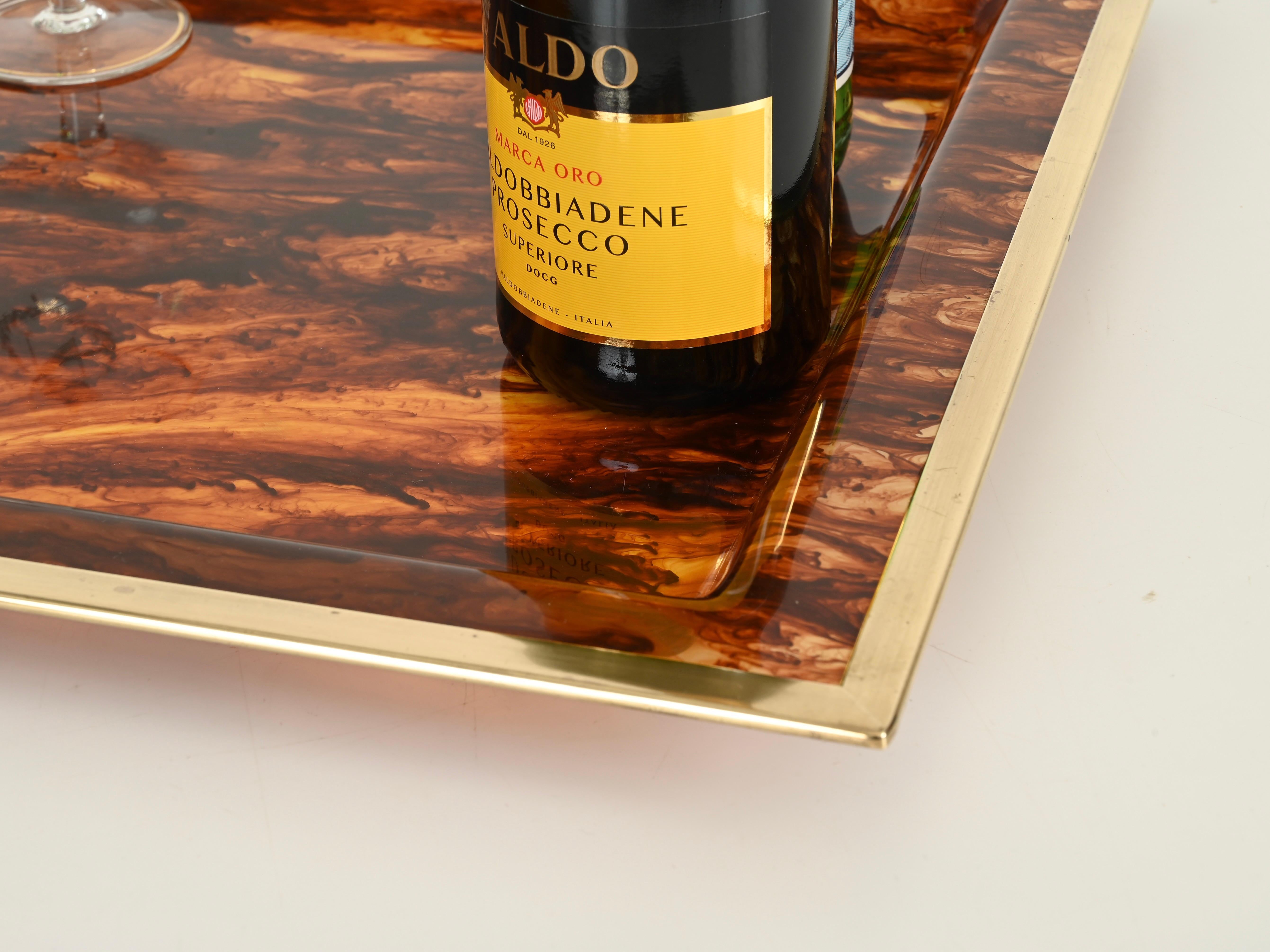 Dior Rectangular Tortoiseshell Effect Lucite and Brass Serving Tray, Italy 1970s In condizioni buone in vendita a Roma, IT