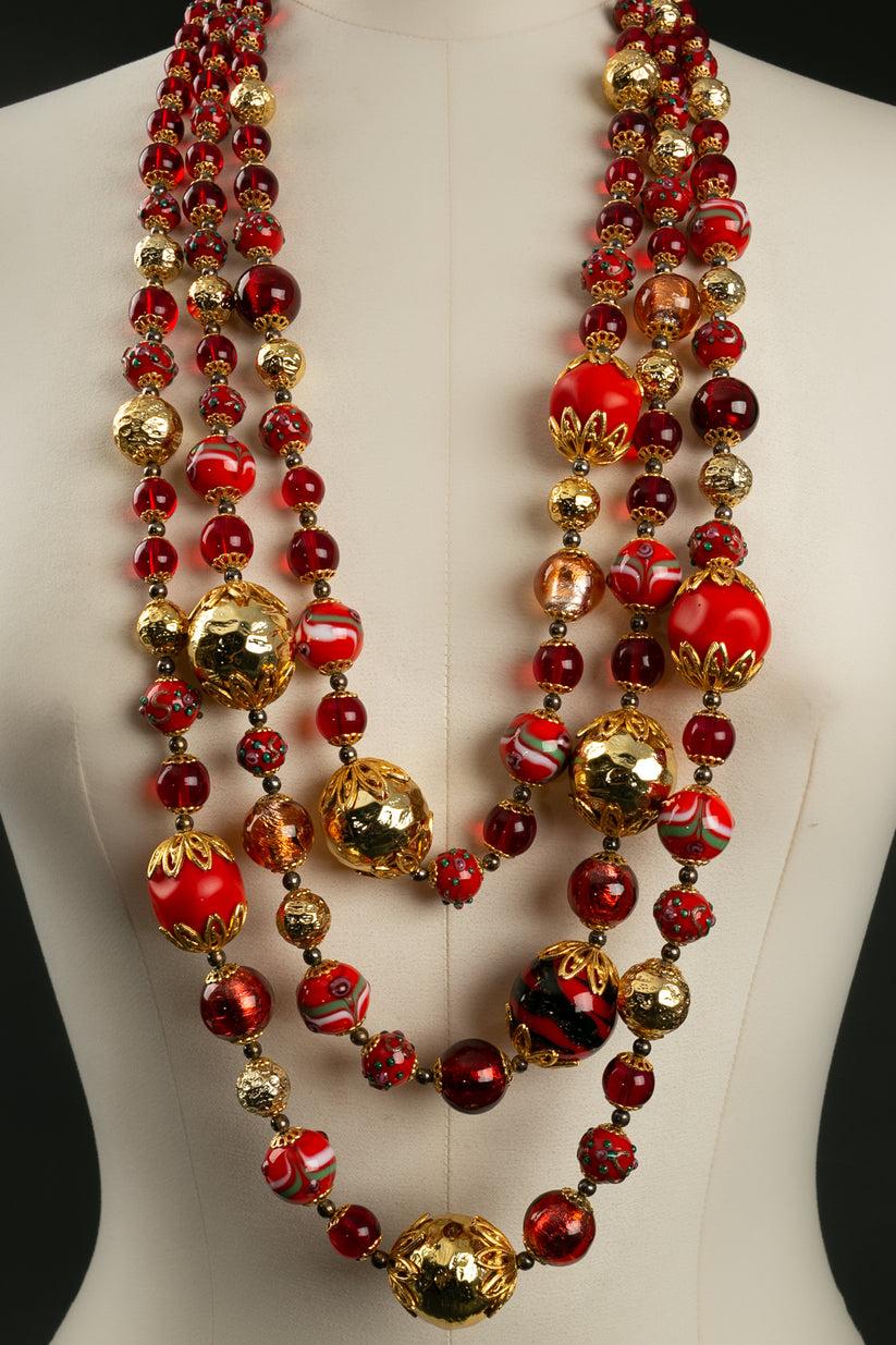 Dior Red and Gold Glass Beads Necklace In Excellent Condition For Sale In SAINT-OUEN-SUR-SEINE, FR