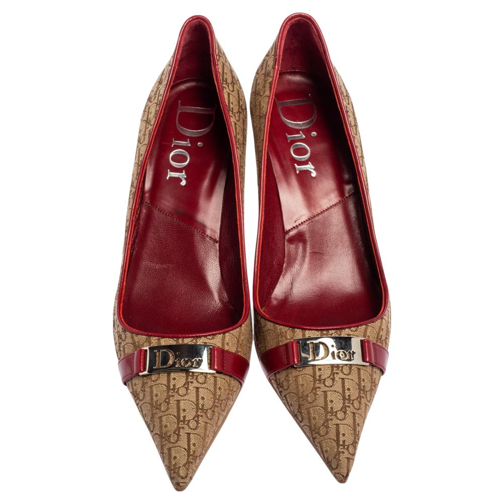 Dior Red-Beige Oblique Canvas And Leather Logo Pointed Toe Pumps Size 38 In Excellent Condition In Dubai, Al Qouz 2