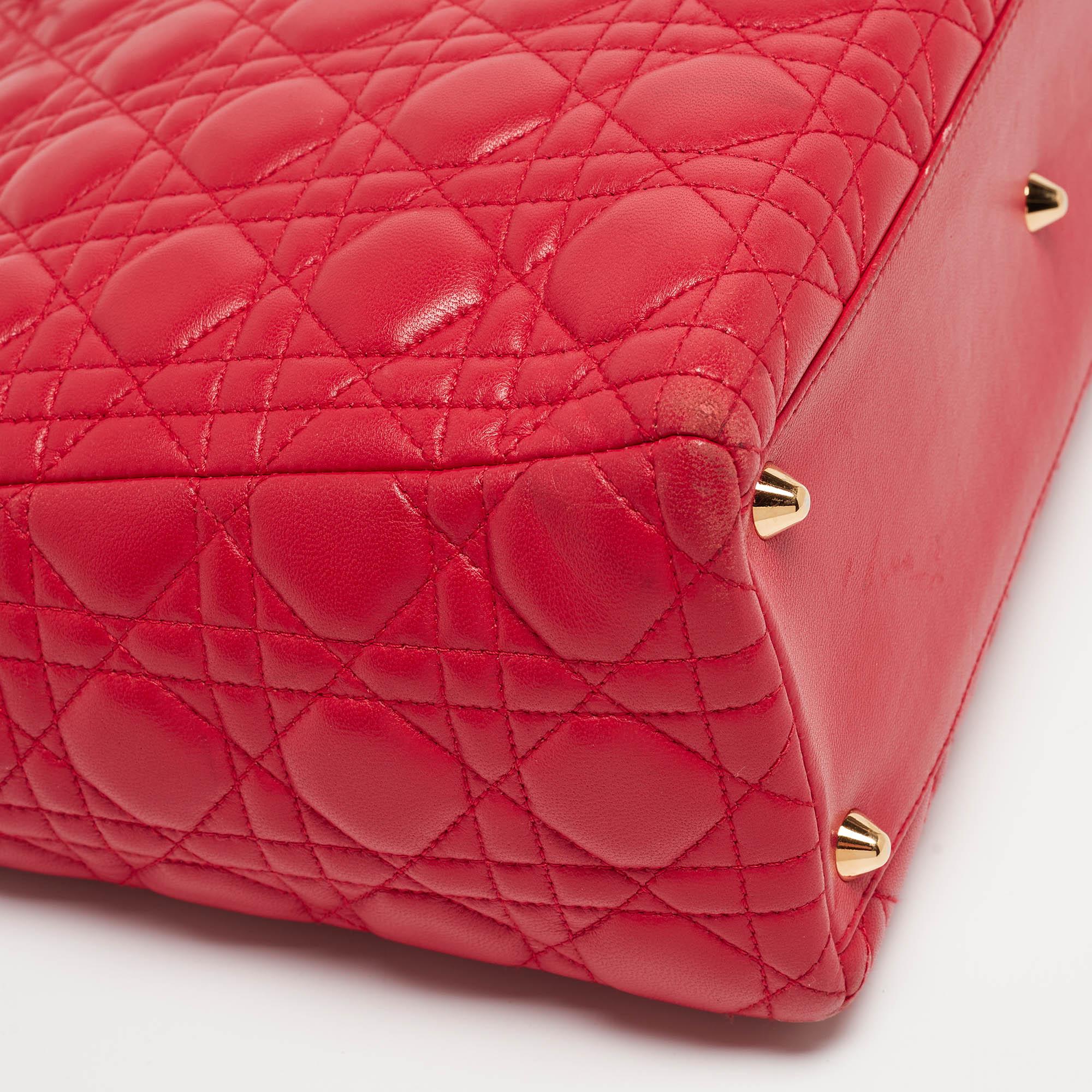 Dior Rote Cannage-Leder-Tasche für Damen Dior im Angebot 8